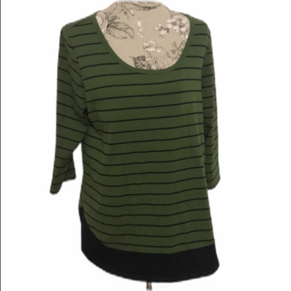 𝅺NEW Jones New York Green Black Top L